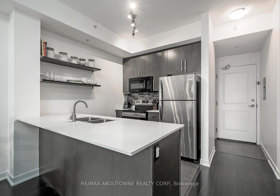 5010-corporate-drive-burlington-ontario-w13214818