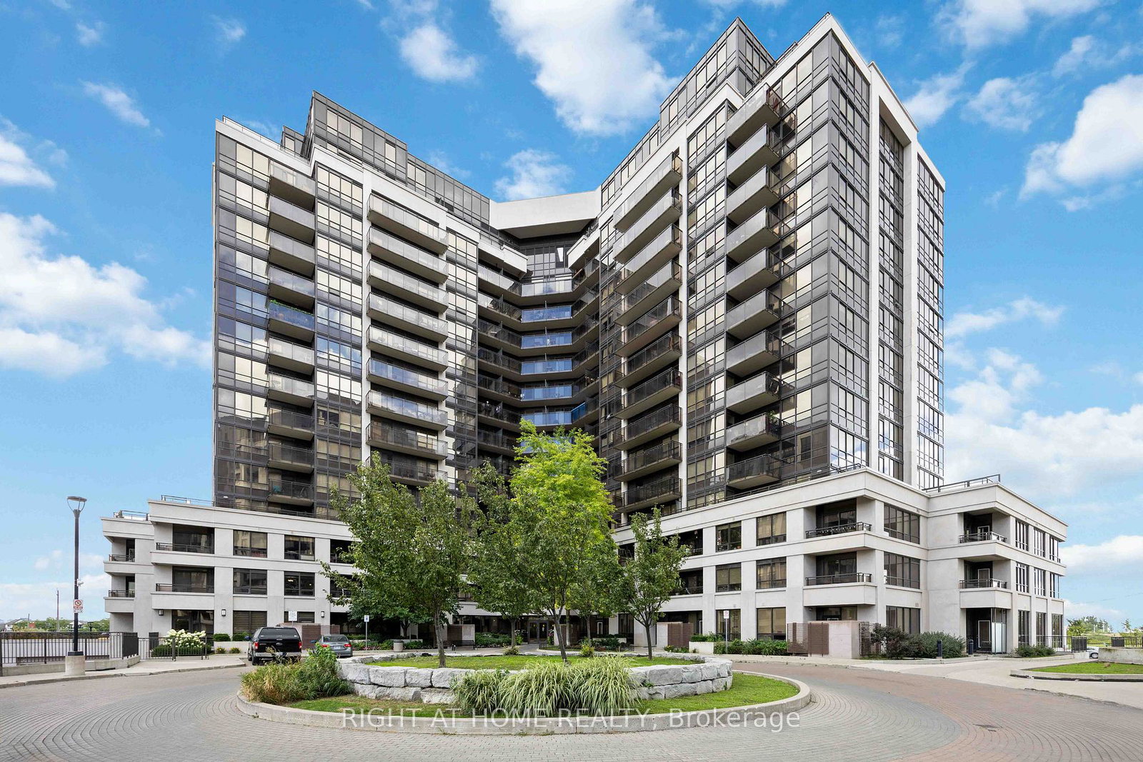 1060-sheppard-avenue-w-york-ontario-w13215478