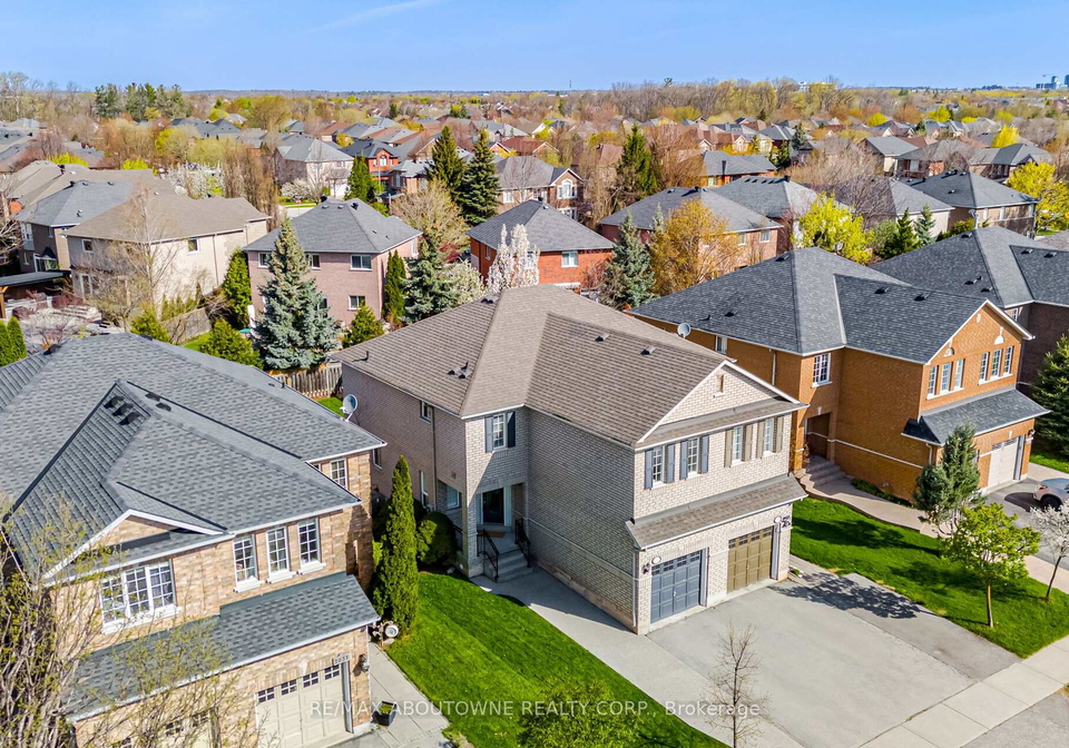 2029-blue-jay-boulevard-oakville-ontario-w13215888