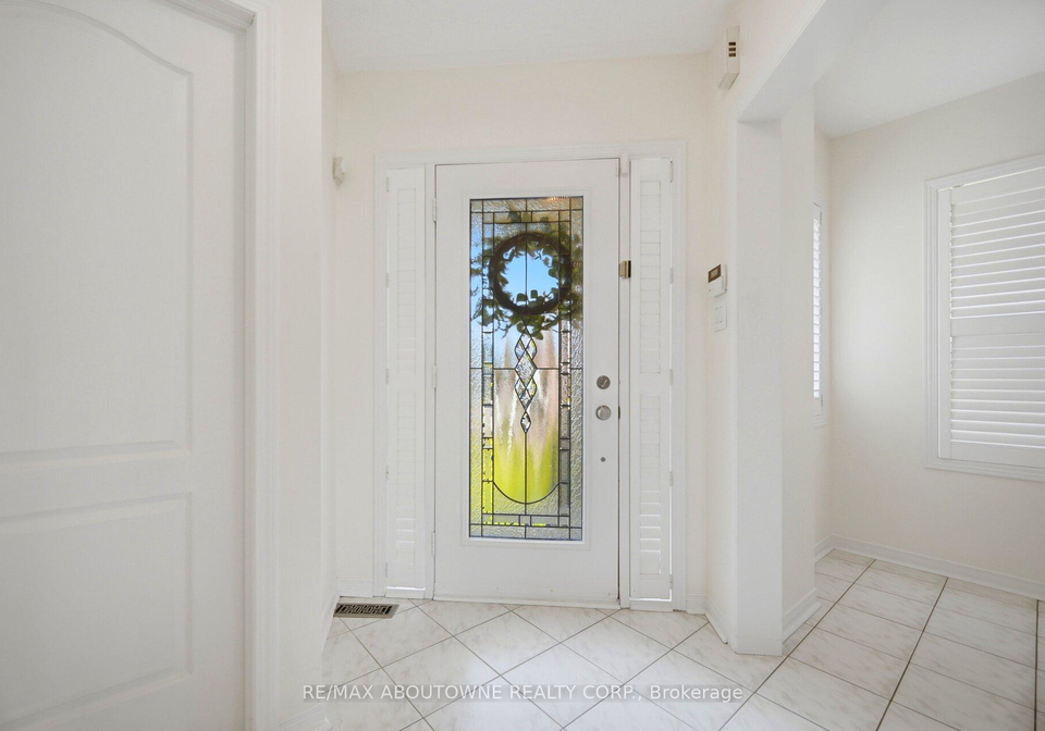 2029-blue-jay-boulevard-oakville-ontario-w13215888