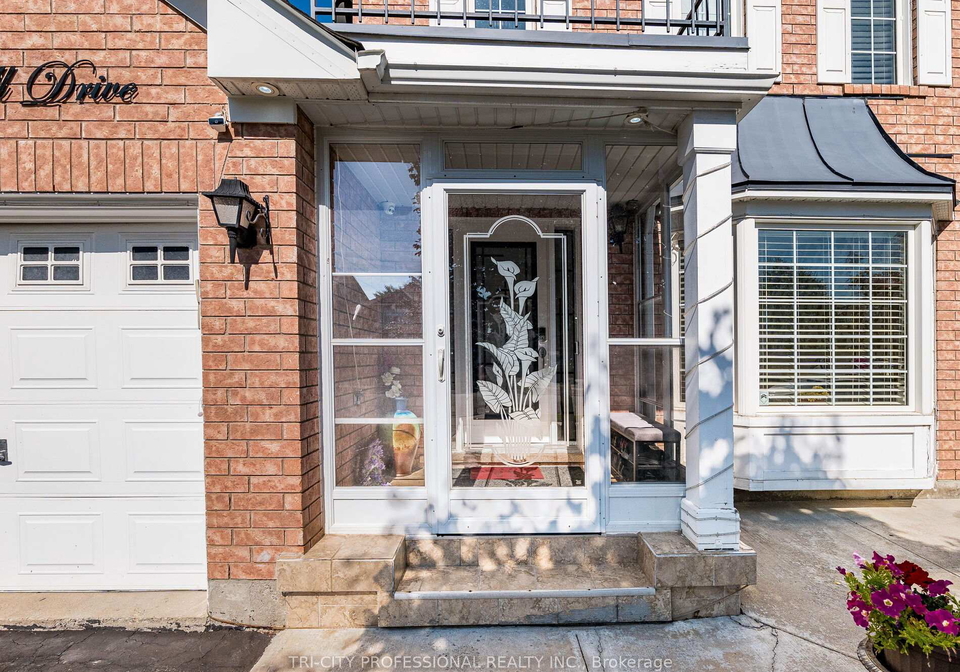 18-sugarhill-drive-brampton-ontario-w13216104