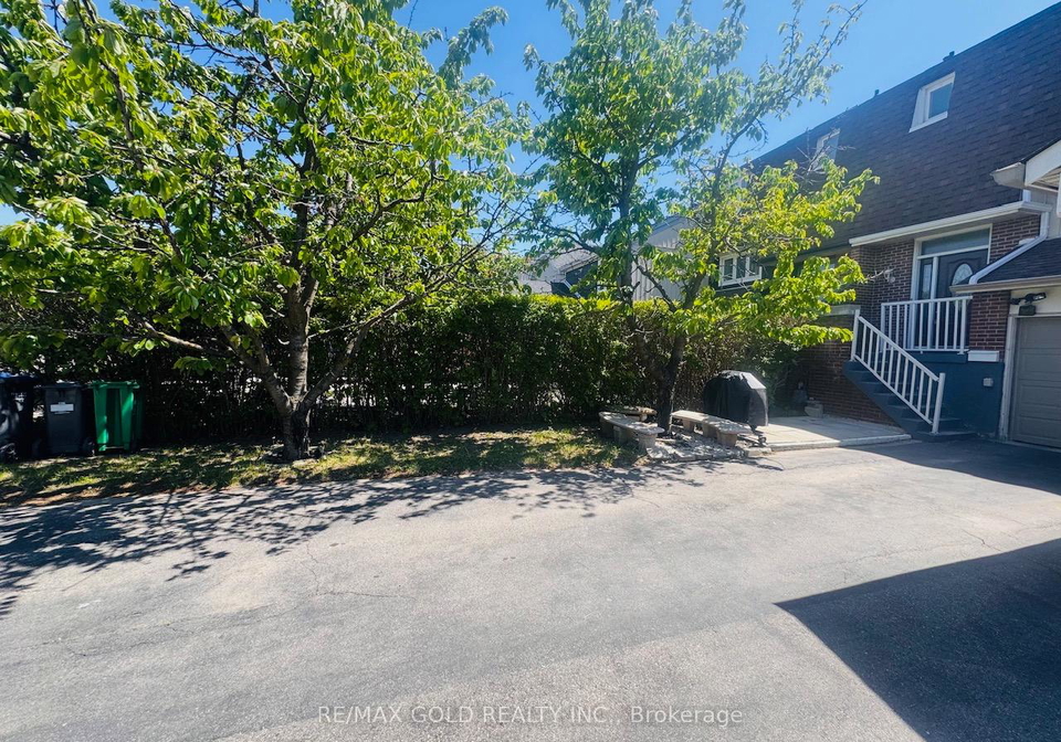 18-peterson-court-brampton-ontario-w13216174