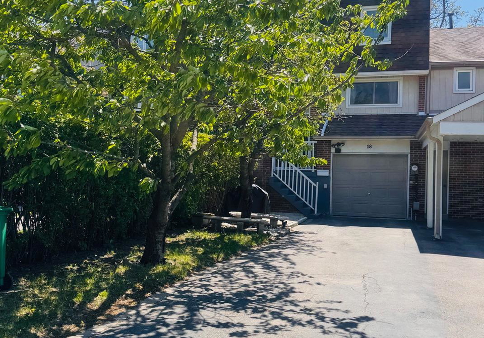 18-peterson-court-brampton-ontario-w13216174