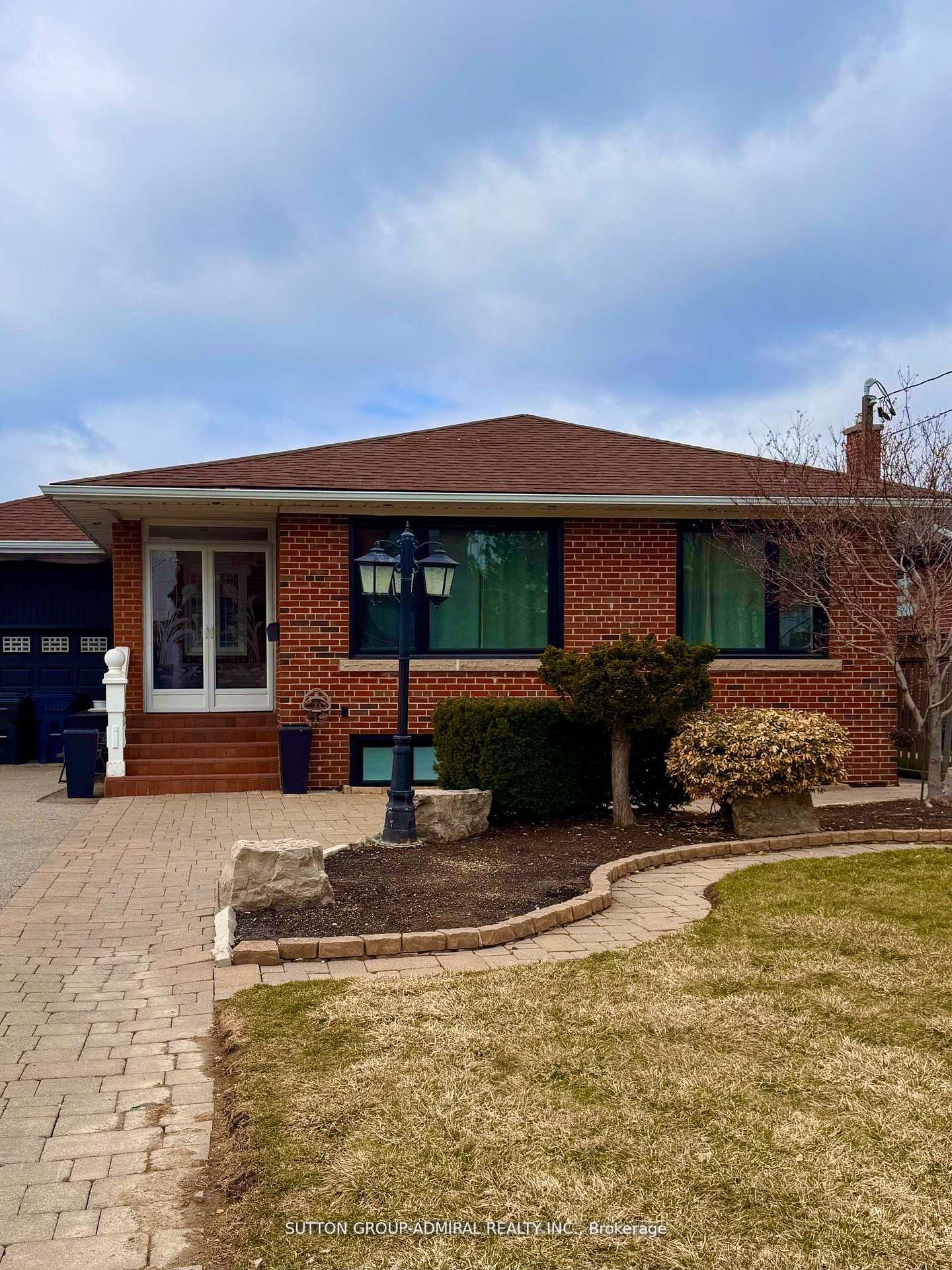 6-frankfort-avenue-north-york-ontario-w13216286