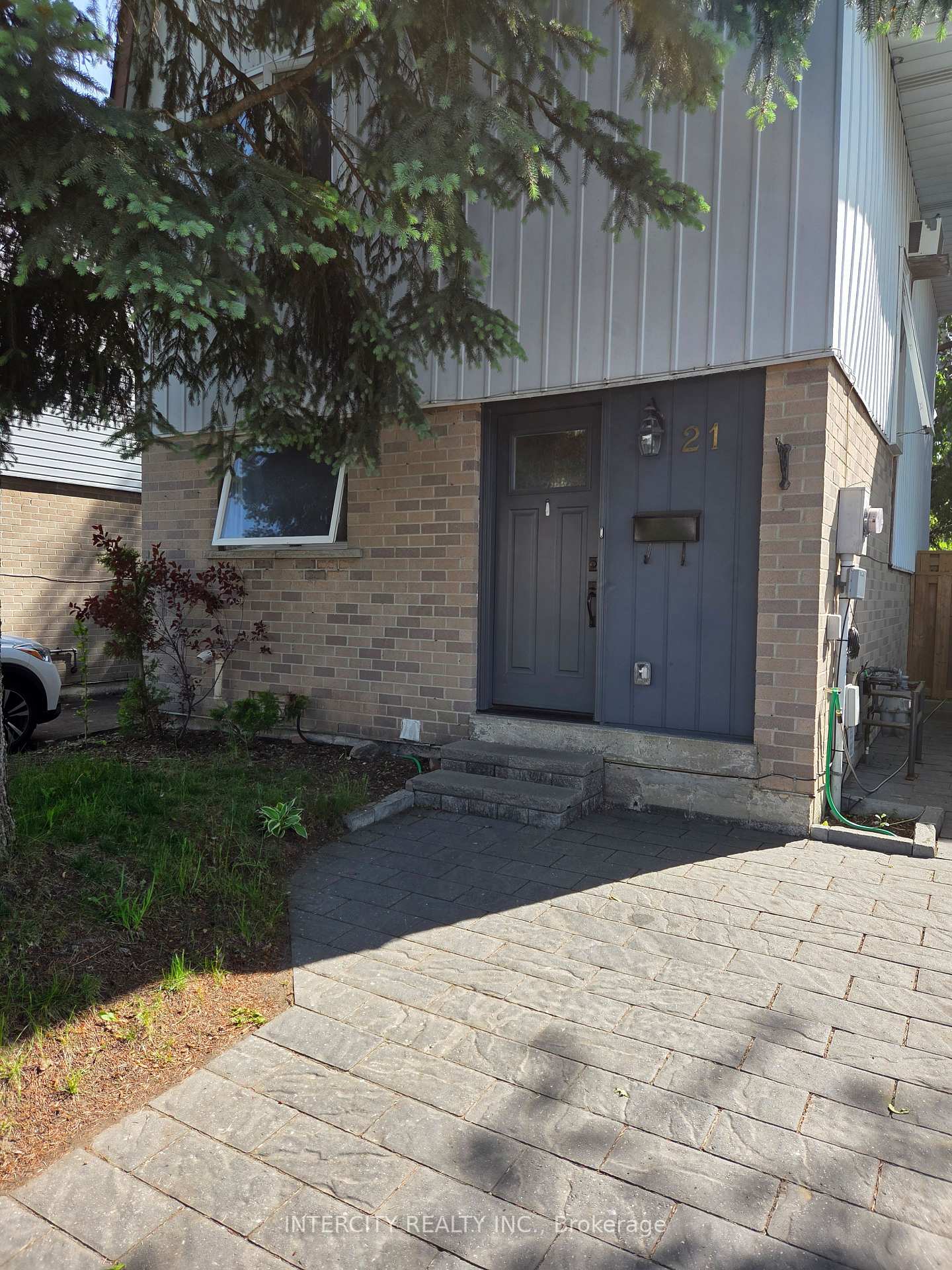 21-highview-trail-brampton-ontario-w13216618