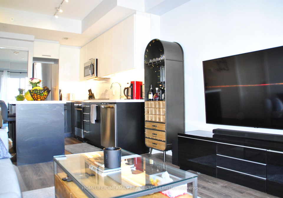 1-neighbourhood-lane-etobicoke-ontario-w13216772