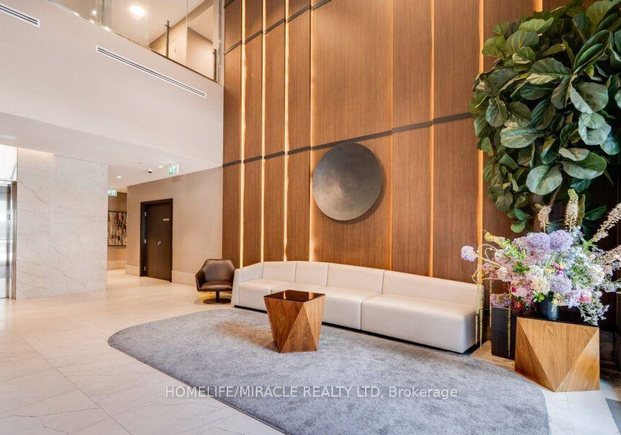 8-nahani-way-mississauga-ontario-w13216776
