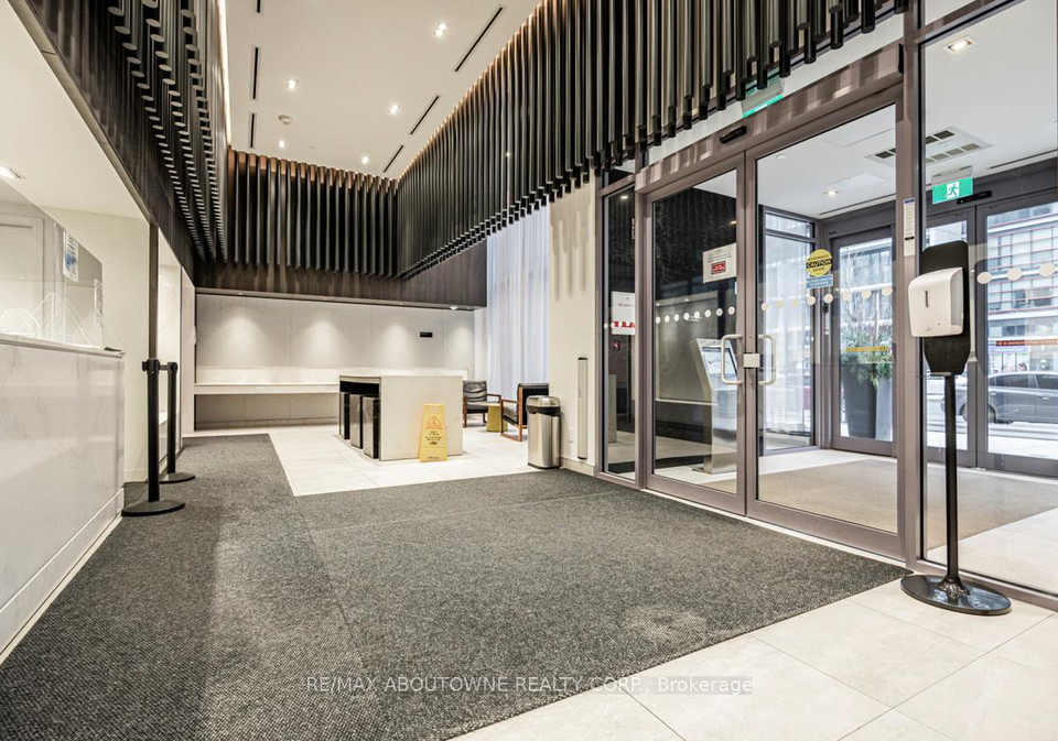 4065-confederation-parkway-mississauga-ontario-w13217046