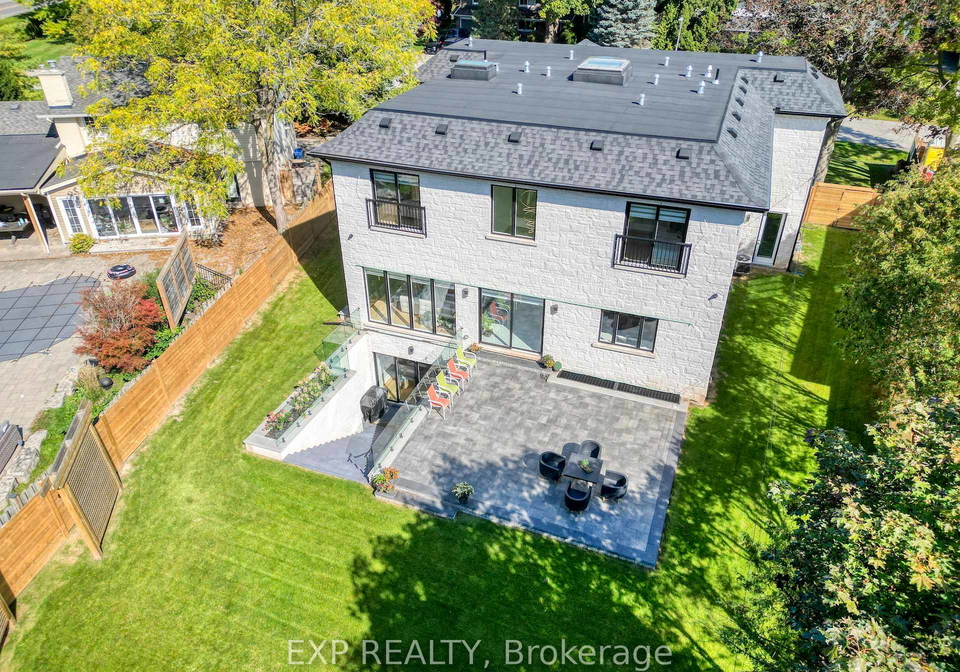 150-wolfdale-avenue-oakville-ontario-w13217372