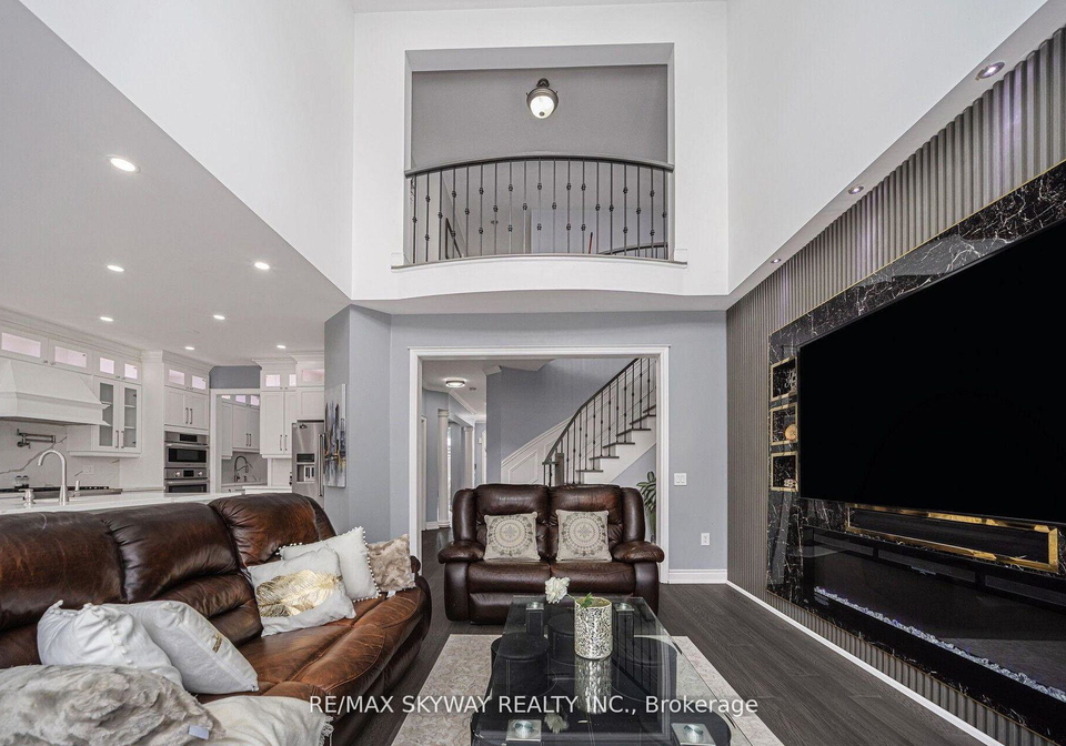 44-eaglesprings-crescent-brampton-ontario-w13217822