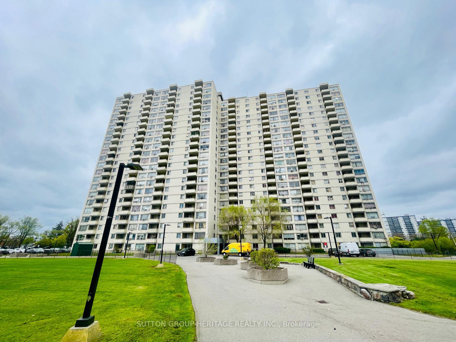 320-dixon-parkway-etobicoke-ontario-w13217856