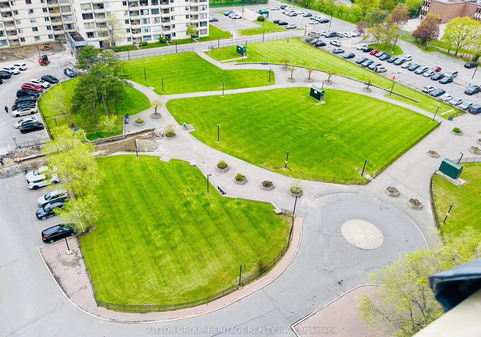 320-dixon-parkway-etobicoke-ontario-w13217856