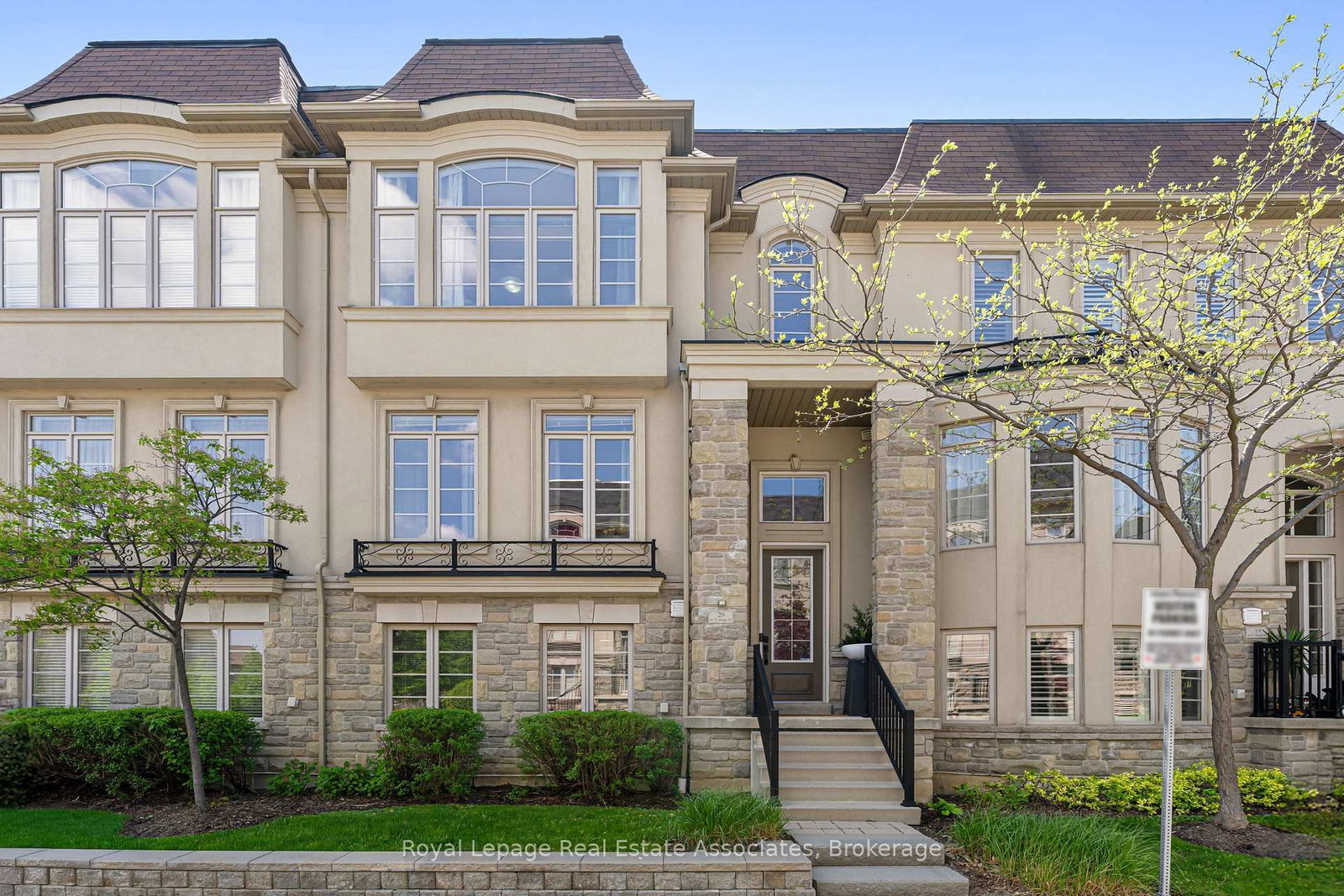 4135-shipp-drive-ne-mississauga-ontario-w13218440