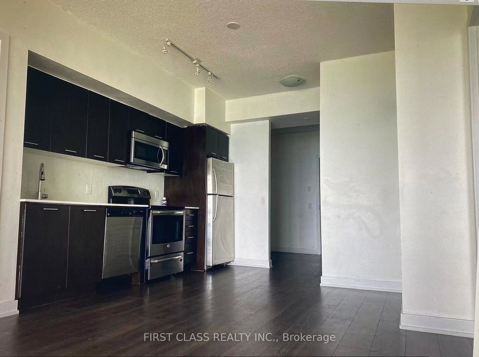 2212-lake-shore-boulevard-etobicoke-ontario-w13218880