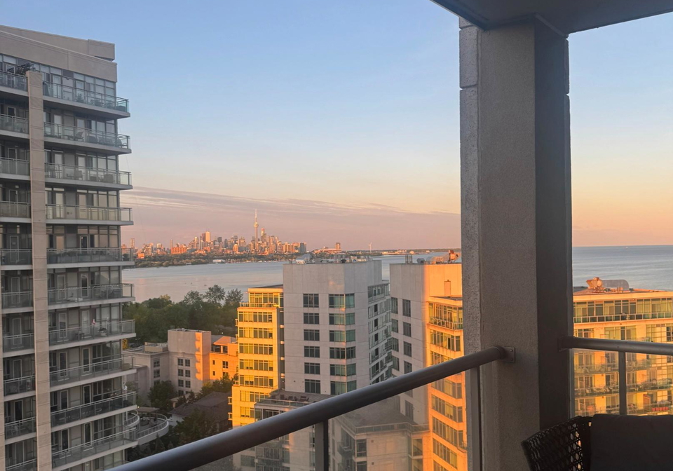 2083-lakeshore-boulevard-w-etobicoke-ontario-w13219080