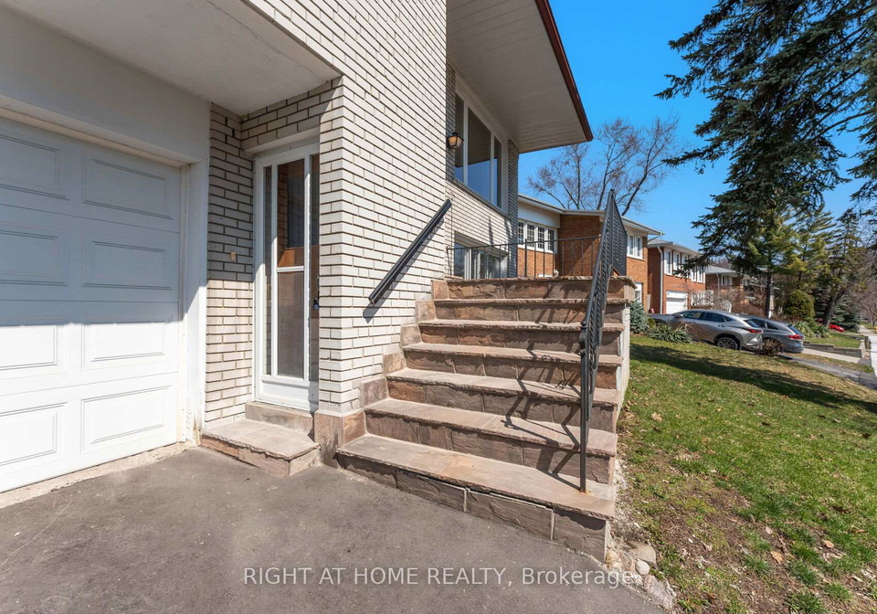 41-knoll-drive-etobicoke-ontario-w13219232