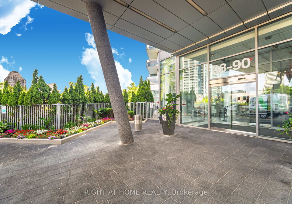 88-park-lawn-road-etobicoke-ontario-w13220212