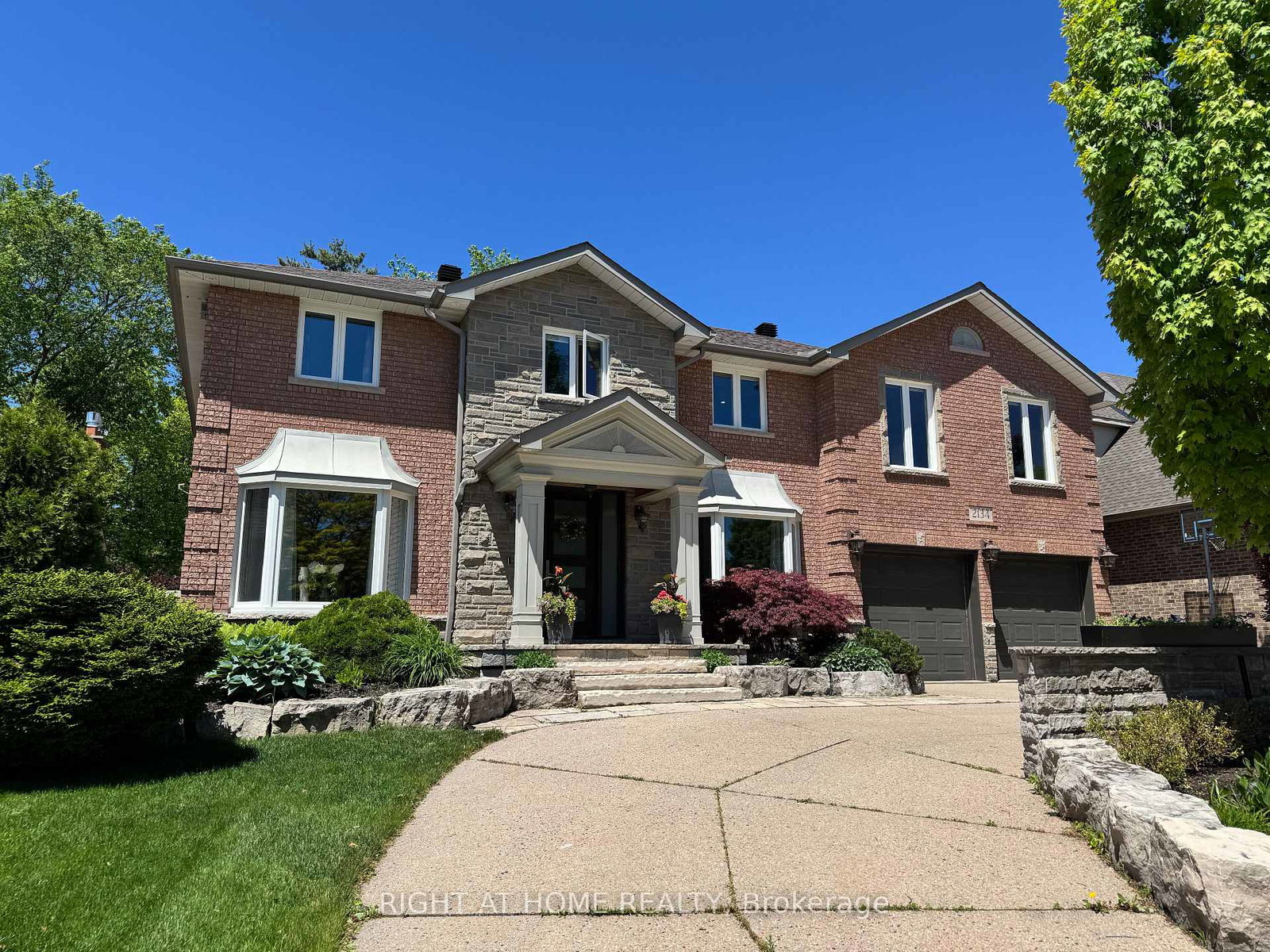 2134-grenville-drive-oakville-ontario-w13220264