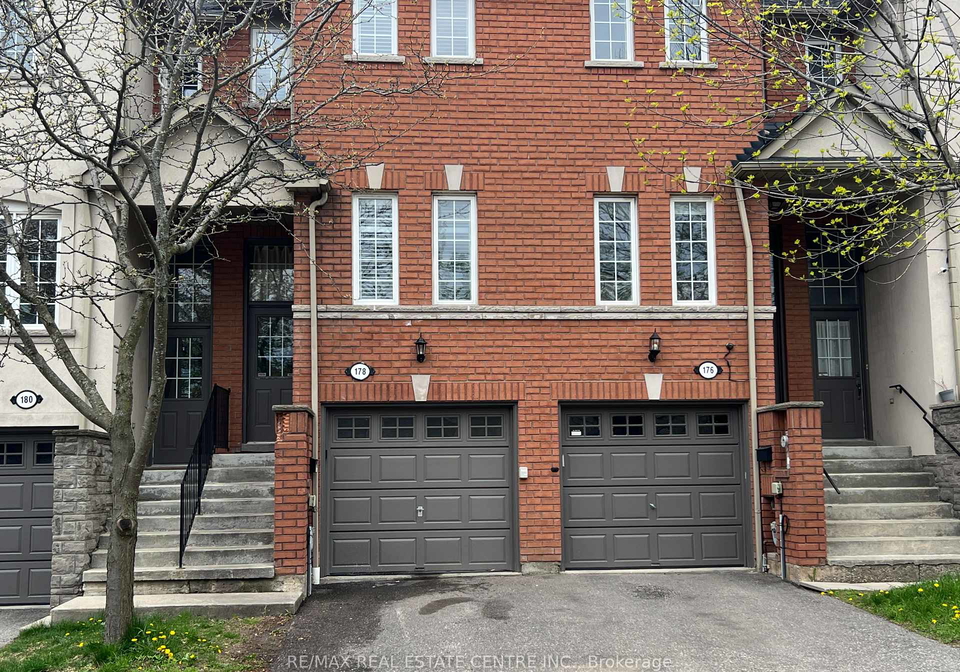 435-hensall-circle-mississauga-ontario-w13220586