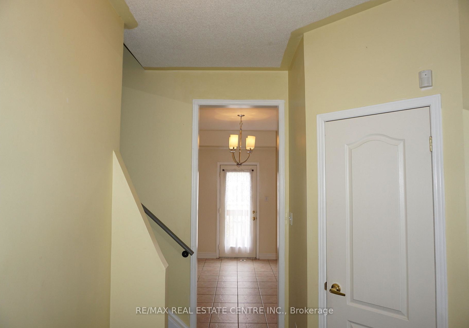 435-hensall-circle-mississauga-ontario-w13220586