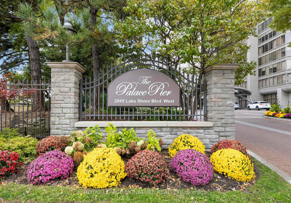 2045-lake-shore-boulevard-w-etobicoke-ontario-w13220606