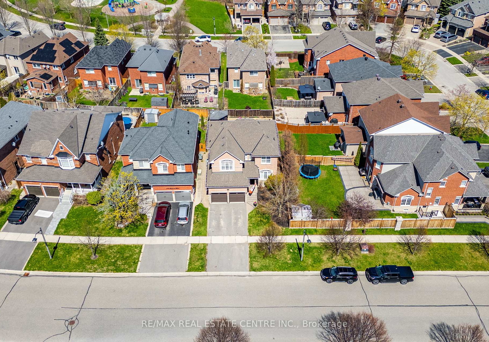 106-belmont-boulevard-halton-hills-ontario-w13220790