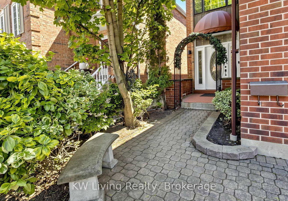 4251-lastrada-heights-mississauga-ontario-w13220816