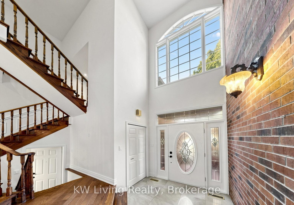 4251-lastrada-heights-mississauga-ontario-w13220816