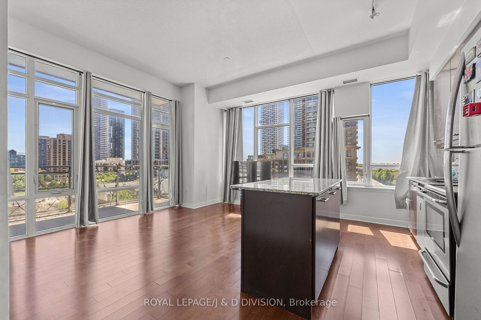 360-square-one-drive-mississauga-ontario-w13220900