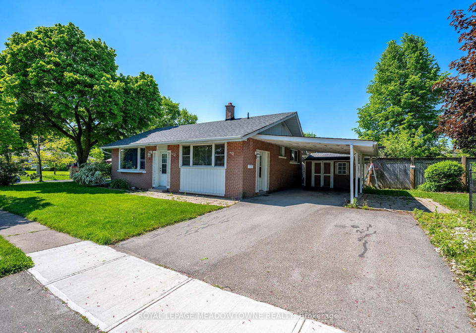 6-gray-gate-halton-hills-ontario-w13220918