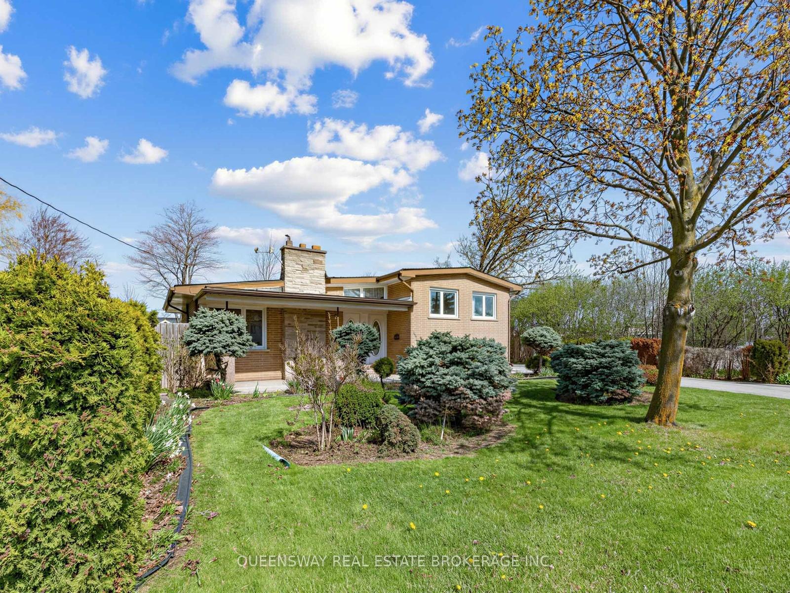 517-pinegrove-road-oakville-ontario-w13221180