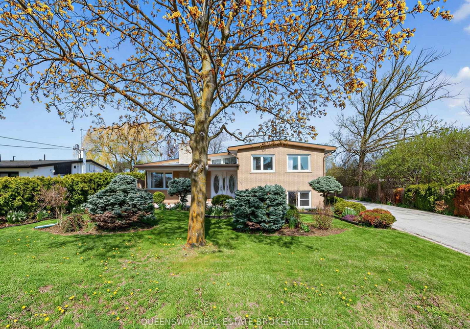 517-pinegrove-road-oakville-ontario-w13221180