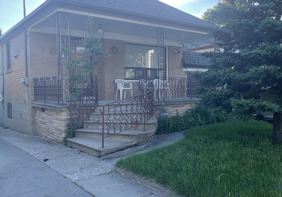 10-danesbury-avenue-north-york-ontario-w13221294