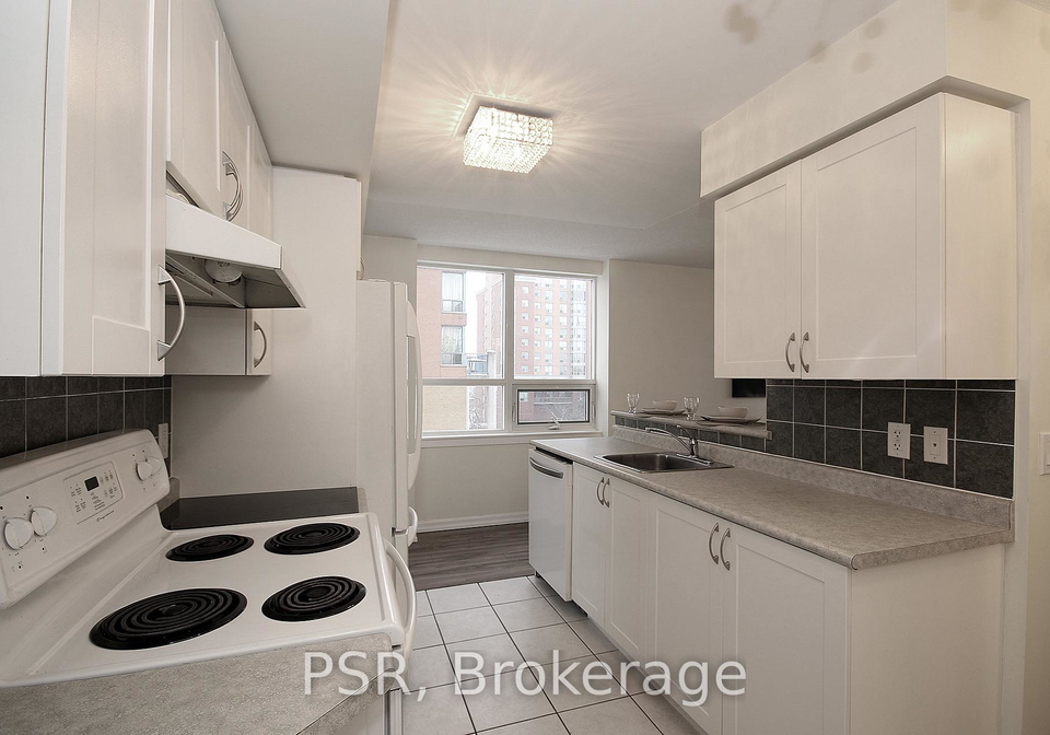 4-elsinore-path-etobicoke-ontario-w13221392