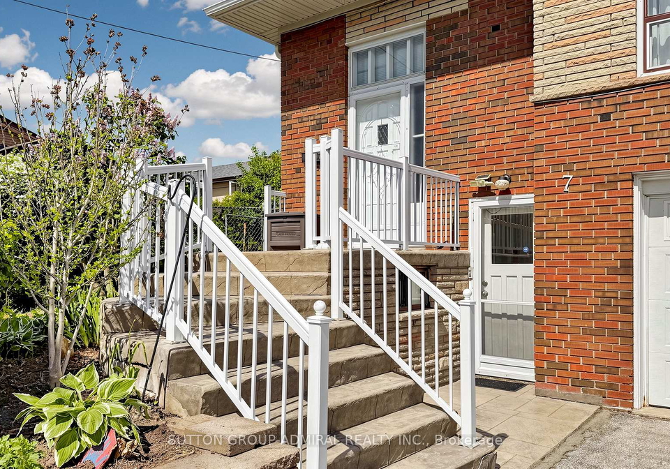 7-whitbread-crescent-york-ontario-w13221968