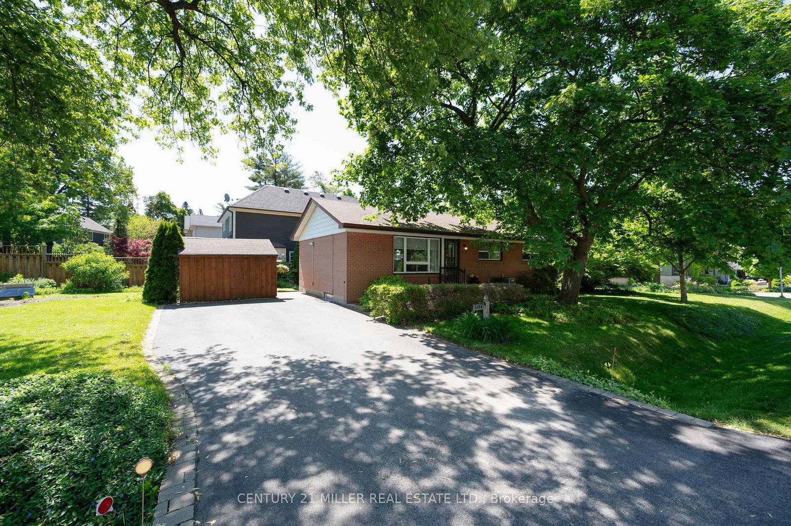 1304-avon-crescent-oakville-ontario-w13221994