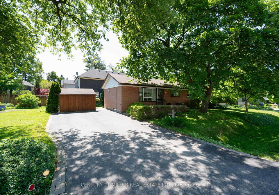 1304-avon-crescent-oakville-ontario-w13221994