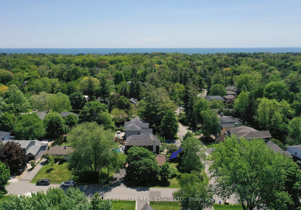 1304-avon-crescent-oakville-ontario-w13221994