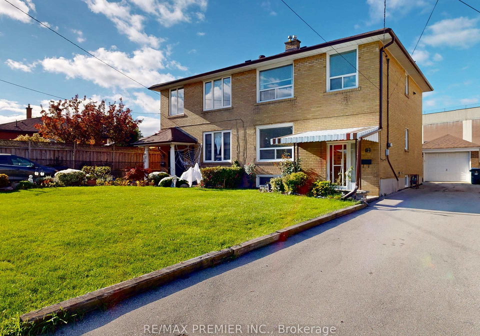 12-sonnet-court-north-york-ontario-w13222192