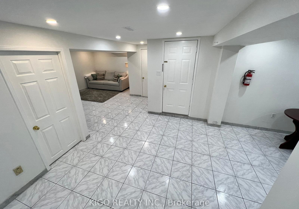 5907-ladyburn-crescent-mississauga-ontario-w13222452