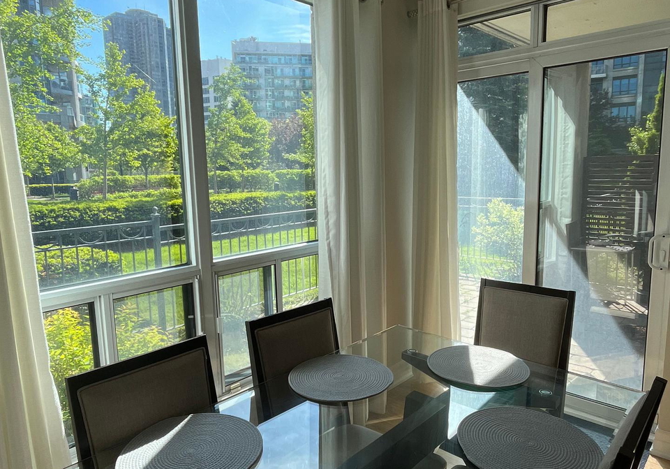 2087-lake-shore-boulevard-w-etobicoke-ontario-w13222824