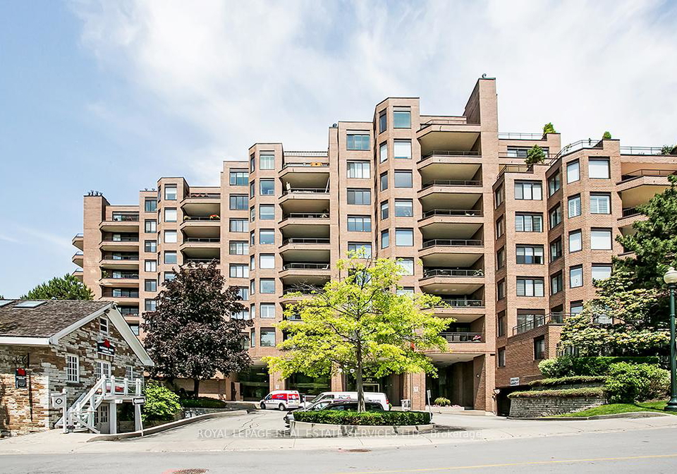 100-lakeshore-road-e-oakville-ontario-w13223370
