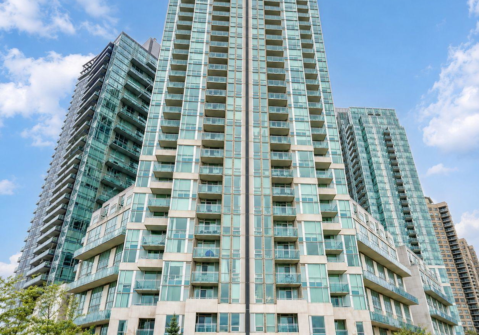 220-burnhamthorpe-road-w-mississauga-ontario-w13223884