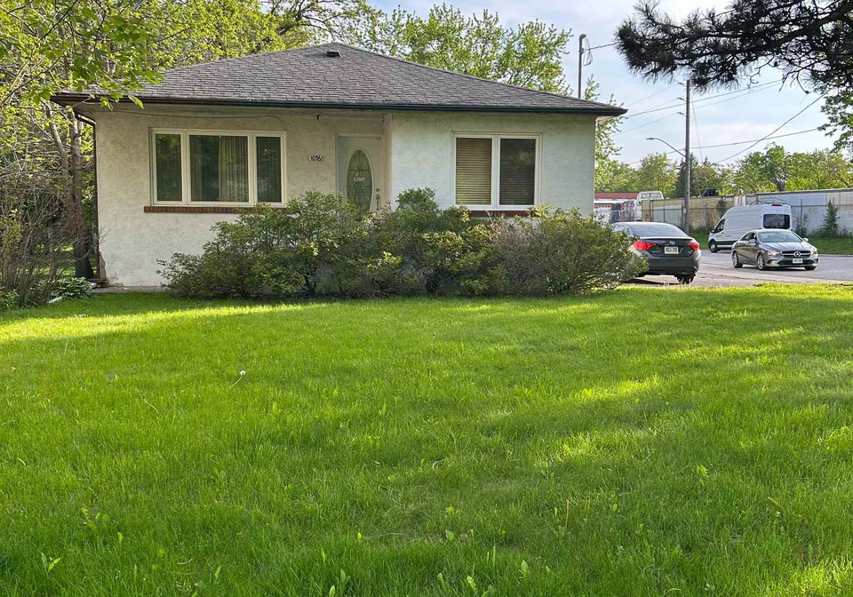 1076-dixie-road-mississauga-ontario-w13224010