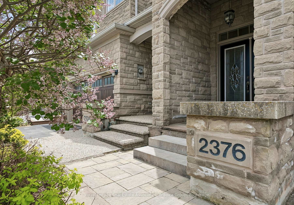 2376-wasaga-drive-oakville-ontario-w13224676