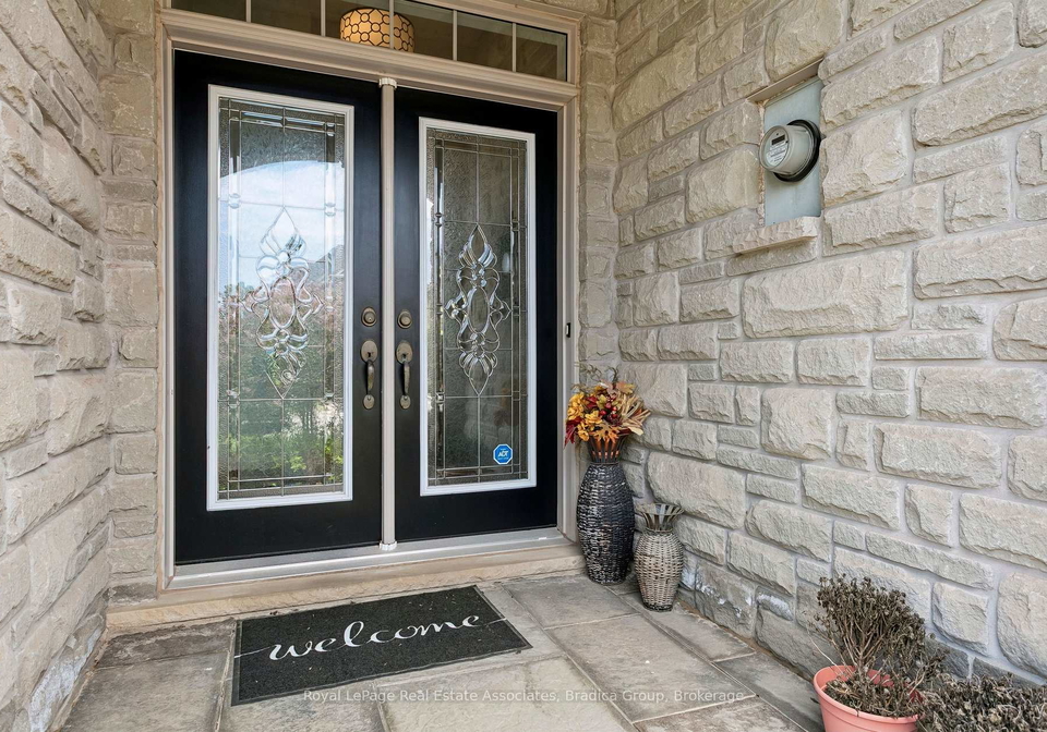 2376-wasaga-drive-oakville-ontario-w13224676