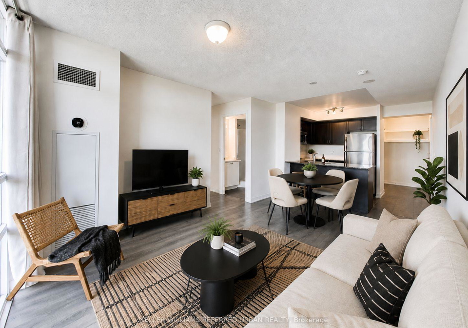 812-lansdowne-avenue-toronto-ontario-w13225052
