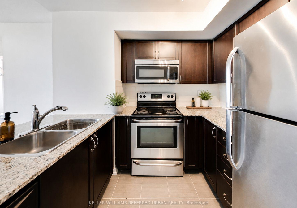 812-lansdowne-avenue-toronto-ontario-w13225052