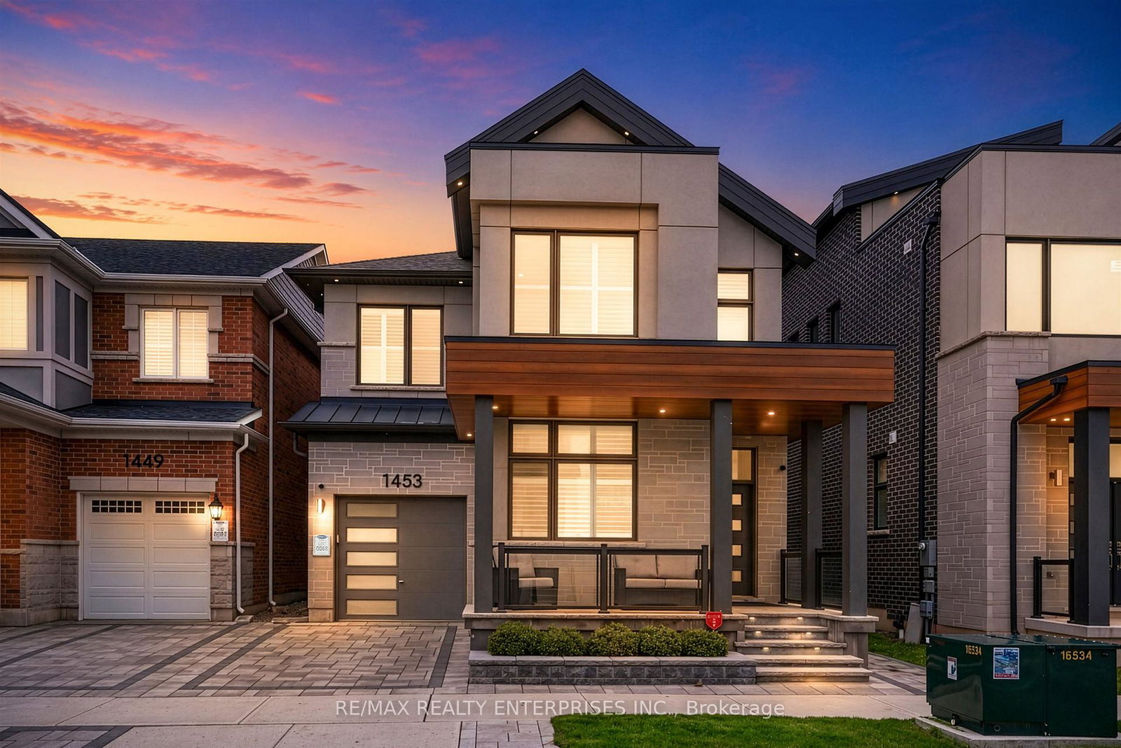 1453-varelas-passage-oakville-ontario-w13225398