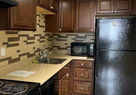 115-hillcrest-avenue-mississauga-ontario-w13225480